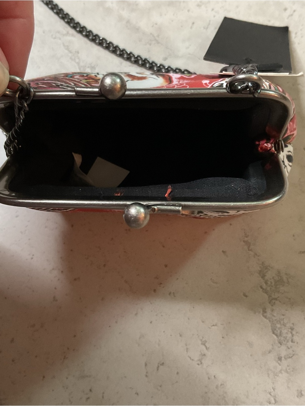 Ed Hardy, skull and roses, kiss lock mini Crossbody Bag with Chain Strap NWT - Picture 6 of 9